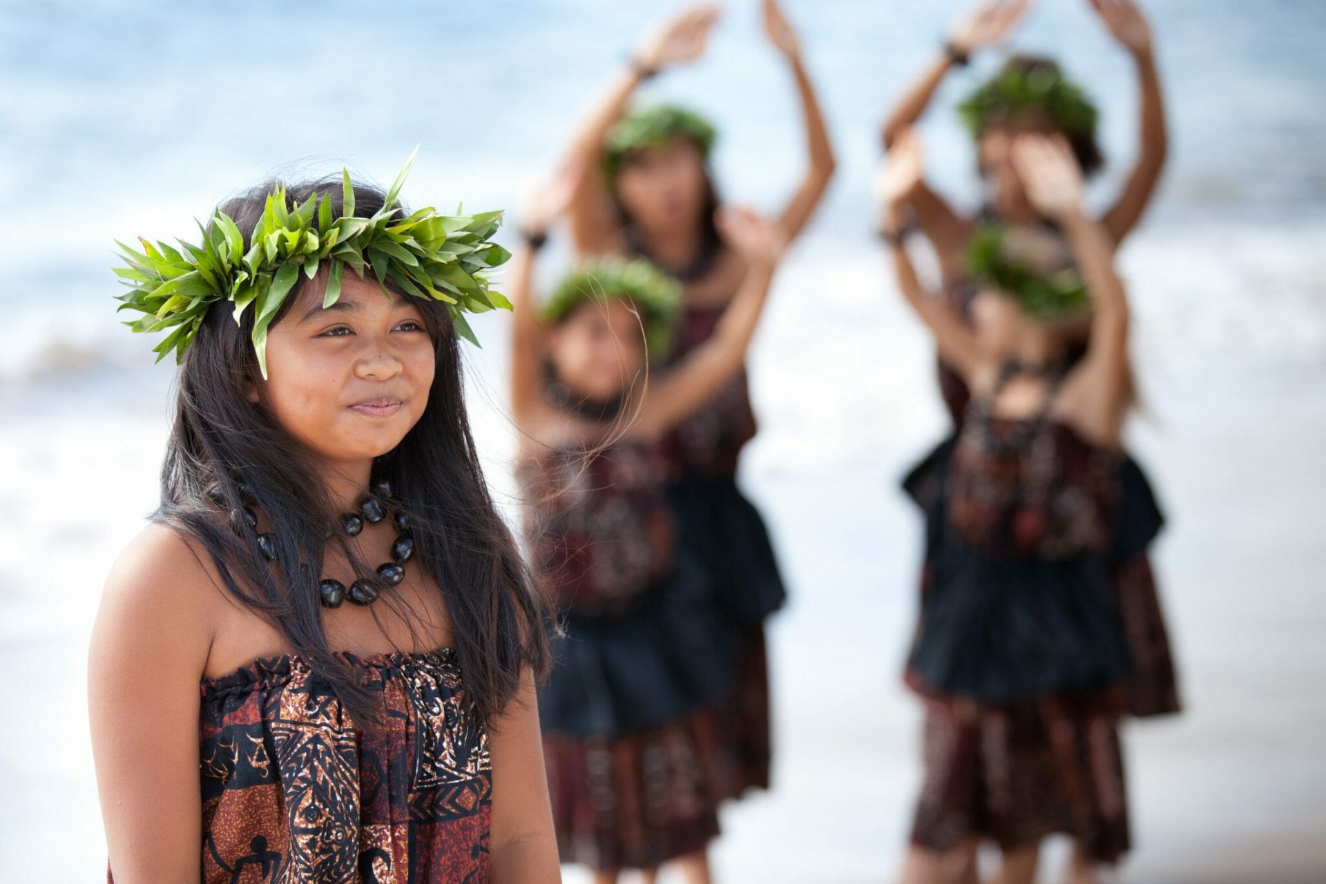 Hula Mädchen Am Strand Shutterstock 105859043