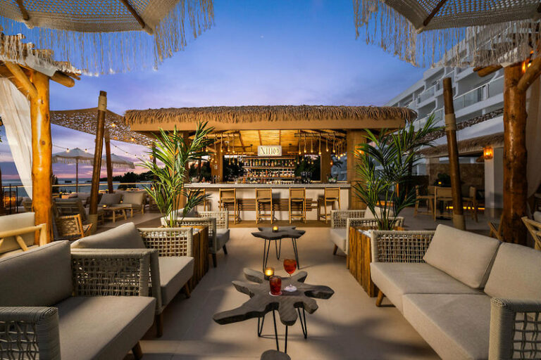 Aussicht auf die schöne Bar